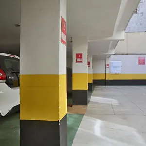 A 5 Minutos Andando Ate A Praia Do Forte ,1 Quarto, Ar Condicionado,cozinha ,garagem , Ao Lado De Restaurantes E Comercio Apartamento